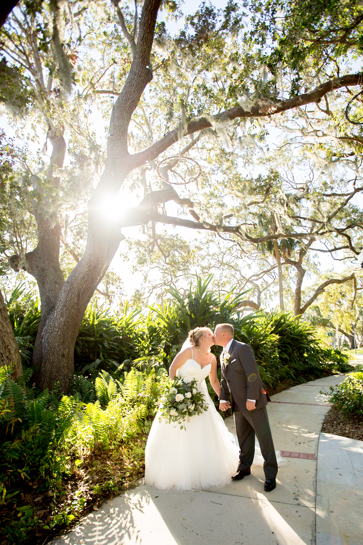 Tavares Pavilion on the Lake Wedding | Stephanie and Kevin - Sara Kauss Photography