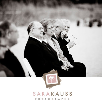 small_beach_wedding_family