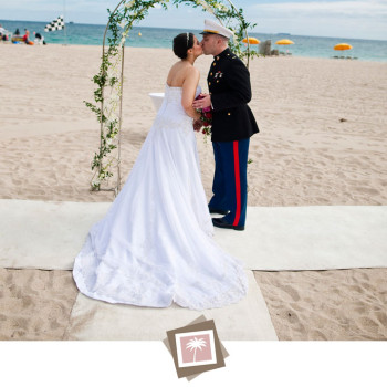 small_beach_wedding_kiss_2
