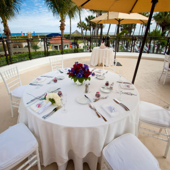 small_beach_wedding_reception