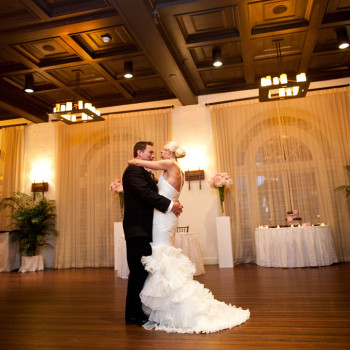 key_west_wedding-45_bride_groom_first_dance