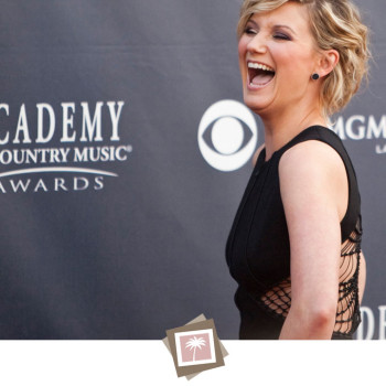 acm-awards-28_sugarland-jennifer-nettles-laughing