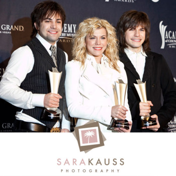 acm-awards-34_the-band-perry-new-artist-award