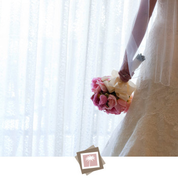 boca-resort-wedding_12-bouquet-bride