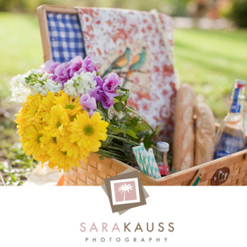 picnic-engagement-2_flowers-picnic-basket