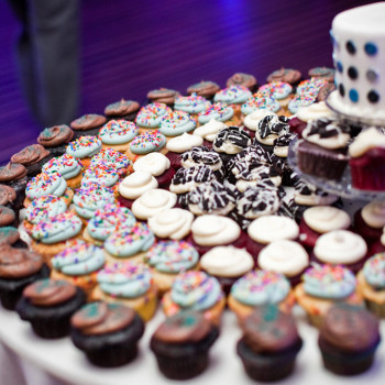 palm_beach_marriott_singer_island_wedding-41_cupcakes1