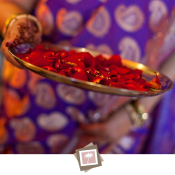 indian_wedding_photographer_18_flower-petals