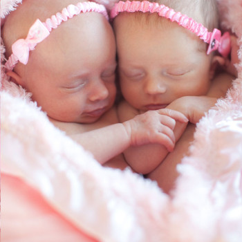 twin-baby-girls