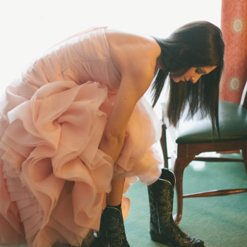 philladelphia_wedding_photographer-11_getting-ready_bride_cowboy-boots