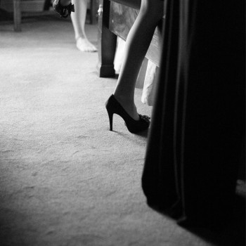 philladelphia_wedding_photographer-9_getting-ready_high-heels