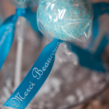 paris_themed_twins_baby_shower_1-cake-pops