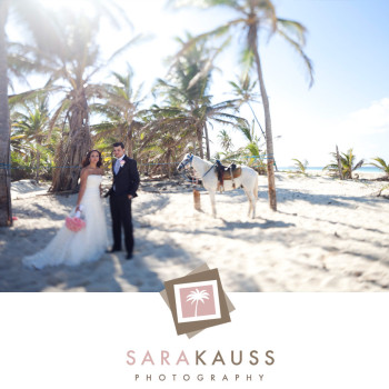 dominican-republic-wedding_21-bride-groom_beach_horse