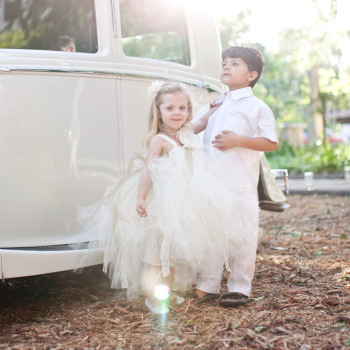 vintage_1920s_themed_wedding_12-flower-girl