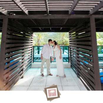 the_omphoy_palm_beach_elopement_25_the_pool_at_the_omphoy