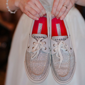 bella-collina-italian-village-wedding-12-sparkling-sperry-topsider-boat-shoes-for-wedding1