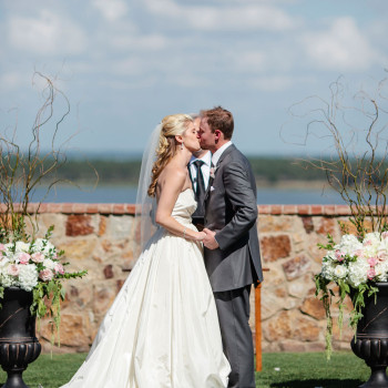 bella-collina-italian-village-wedding-36-first-kiss1