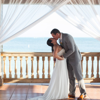 key-west-wedding-34_first-kiss_gazebo_ceremony