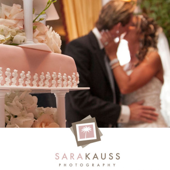 admirals-cove-wedding_40-cake-cutting-kiss-song