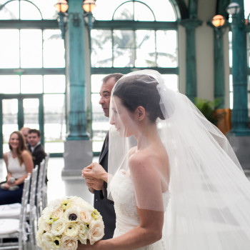 flagler-museum-wedding-12_ceremony_down-the-aisle